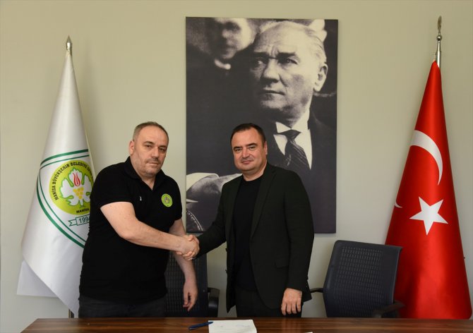 Manisa Büyükşehir Belediyespor'un yeni başantrenörü Ahmet Kandemir oldu