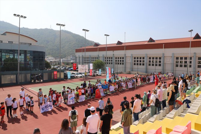 Okul sporlarında Minikler ve Küçükler Türkiye Tenis Şampiyonası İzmir'de başladı