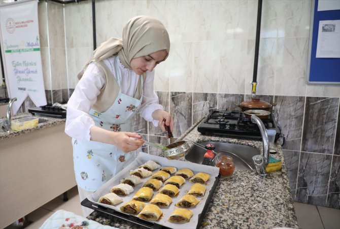 Rize'de öğretmenler yaptıkları yemeklerle yarıştı