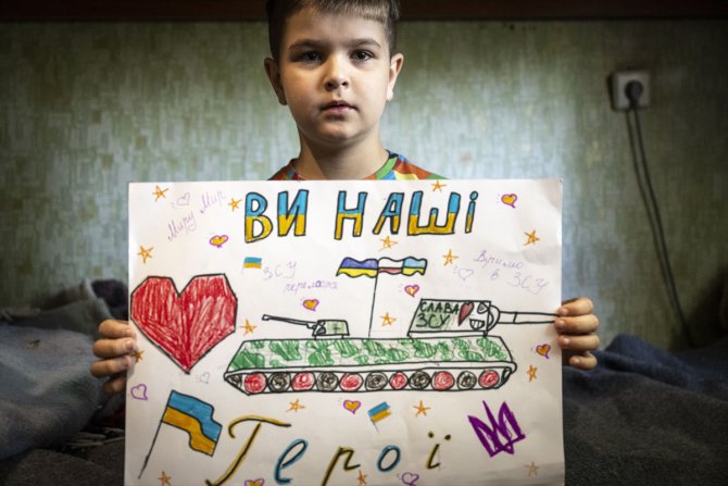 Ukraynalı çocuklar "Dünya Çocuk Günü"nü savaşın gölgesinde yaşıyor