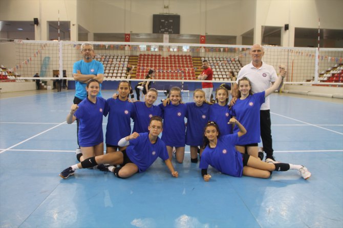 Amasya'da Küçükler Voleybol Türkiye Şampiyonası başladı