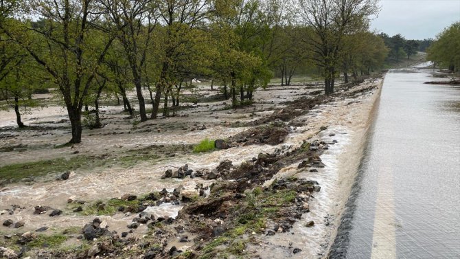 Eskişehir'de kuvvetli yağış sele neden oldu