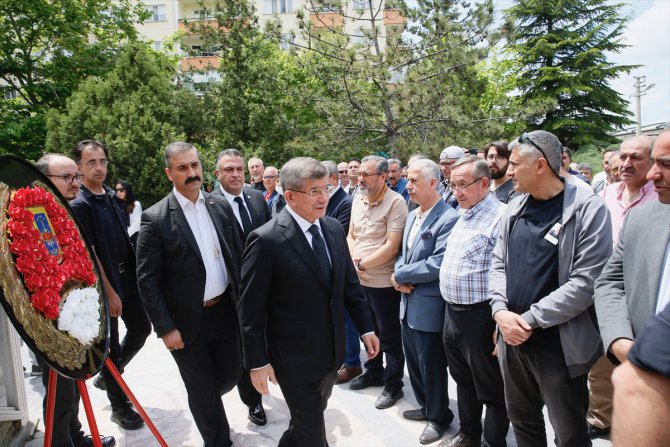 Gelecek Partisi Genel Başkanı Davutoğlu, Eskişehir'de cenaze törenlerine katıldı