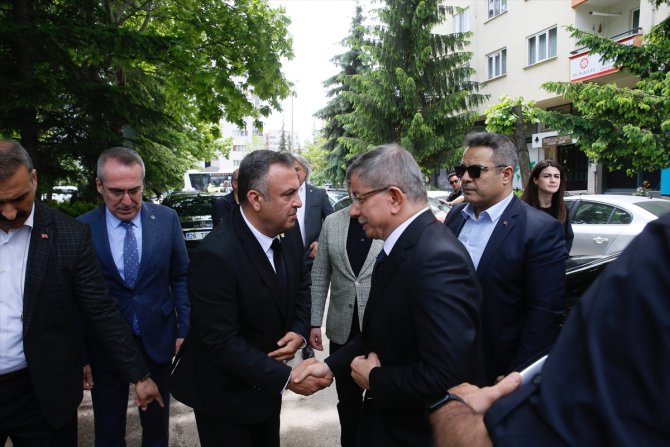 Gelecek Partisi Genel Başkanı Davutoğlu, Eskişehir'de cenaze törenlerine katıldı