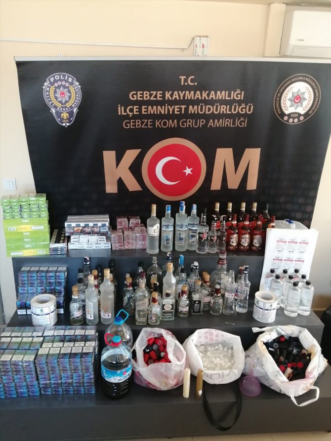 Kocaeli'de kaçak içki ve sigara operasyonunda 2 zanlı gözaltına alındı