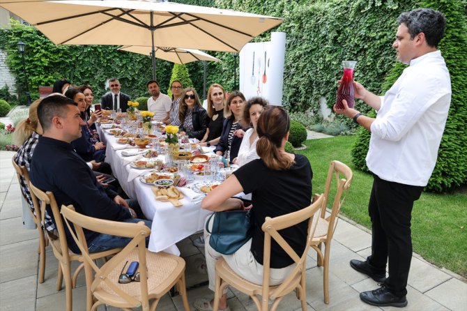 Sırbistan'daki "Dünya Kahvaltı Günü" etkinliğinde Türk kahvaltısı tanıtıldı