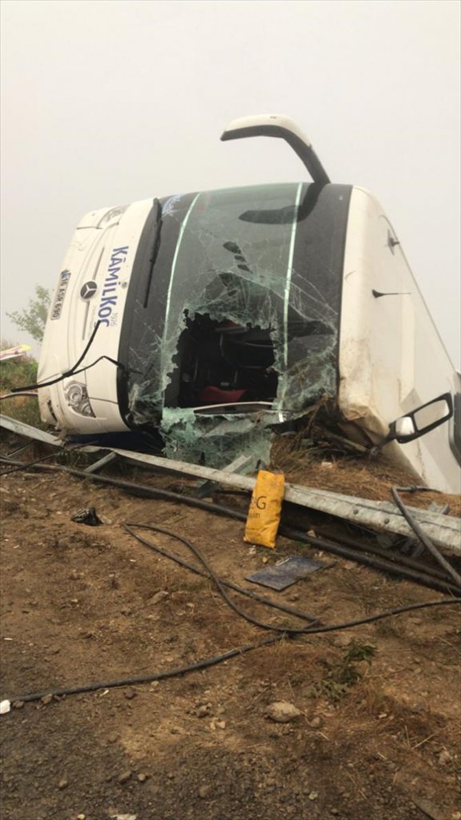 Mersin'de devrilen yolcu otobüsündeki 1 kişi öldü, 14 kişi yaralandı