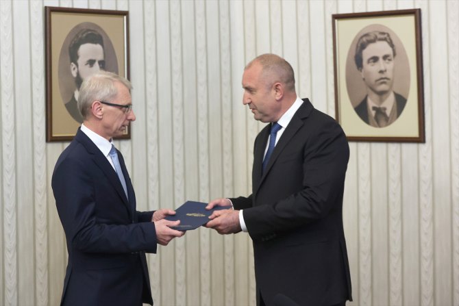 Bulgaristan’da Başbakan adayı Denkov, kabine taslağını sundu