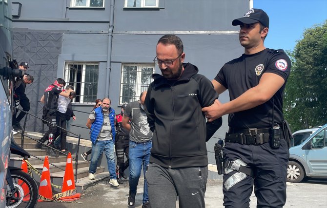 Bursa merkezli fuhuş operasyonunda gözaltına alınan 17 zanlı adliyeye sevk edildi