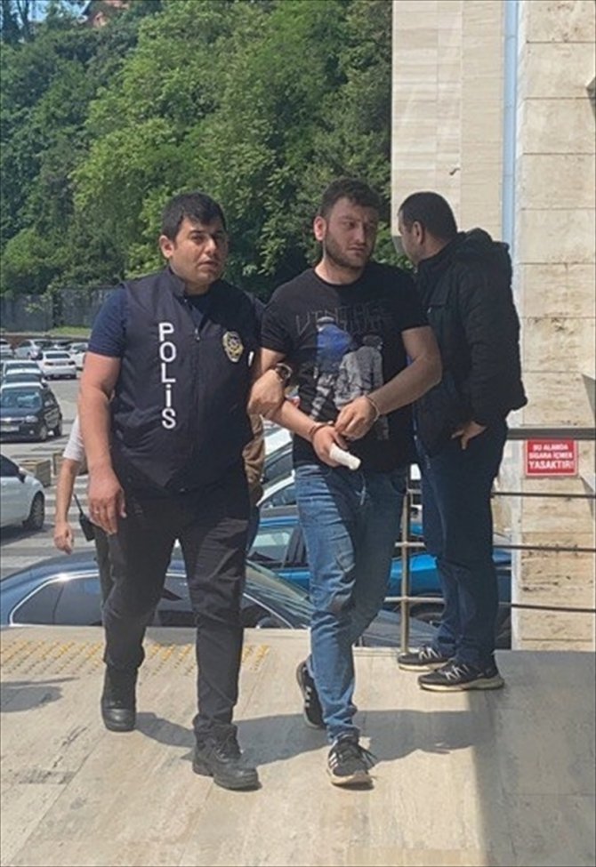 GÜNCELLEME - Zonguldak'ta belde belediye binasına levyeyle zarar veren 2 zanlı tutuklandı