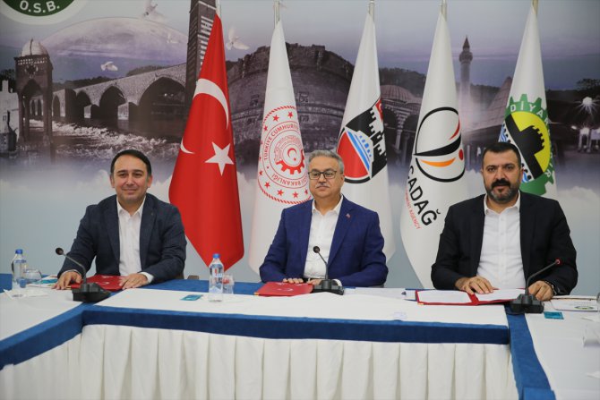 Diyarbakır'da depremlerden etkilenen firmalar için 18 tekstil atölyesi inşa edilecek