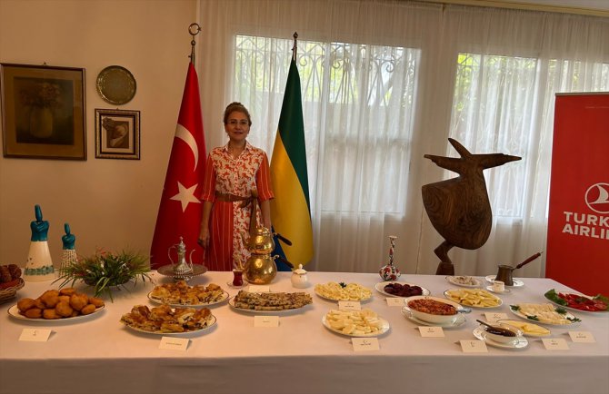 Gabon’da "Dünya Kahvaltı Günü"nde Türk kahvaltısı tanıtıldı