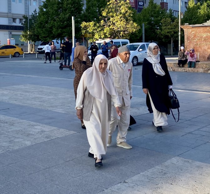 Kırşehir'den ilk hac kafilesi kutsal topraklara uğurlandı