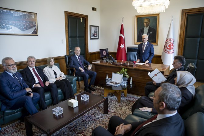 AK Parti'li Numan Kurtulmuş, Meclis Başkanı adaylık başvurusunu TBMM Başkanlığına sundu: