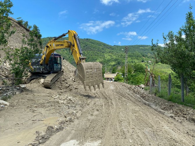 Sağanağın etkilediği Sinop'ta hasar tespit ve onarım çalışmaları sürüyor