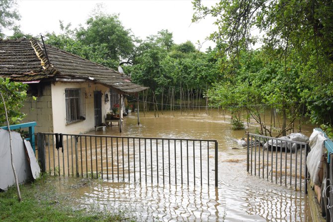 Samsun'un Terme ilçesinde şiddetli yağış etkili oldu