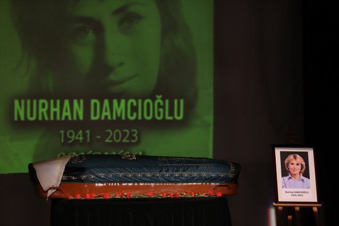 "Kanto kraliçesi" Nurhan Damcıoğlu, İzmir'de son yolculuğuna uğurlandı