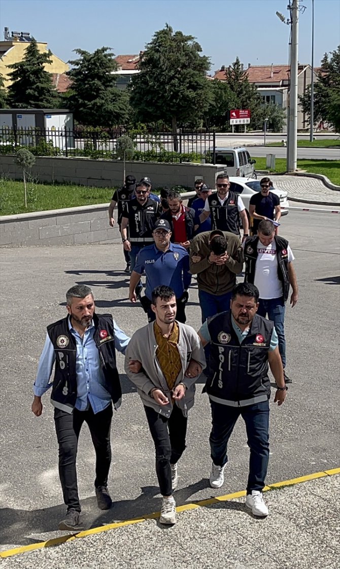 Karaman'da uyuşturucu operasyonunda 12 zanlı tutuklandı