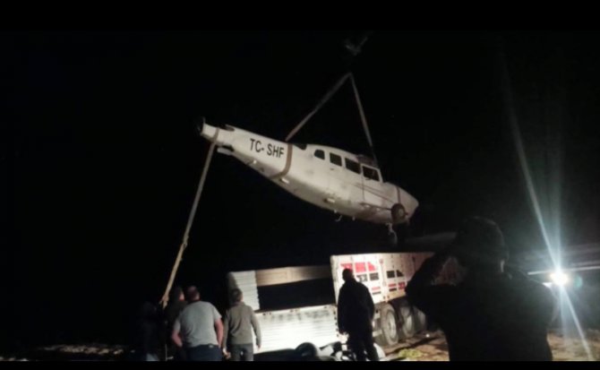 GÜNCELLEME 4 - Aksaray'da düşen sivil eğitim uçağındaki 2 kişi yaralandı