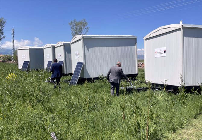 Ardahan'da hayvancılığı geliştirmek için 10 köye seyyar çoban evi ve sıvat temin edildi