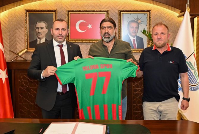 Eski milli futbolcu Faruk Yiğit, Yalovaspor'a teknik direktör oldu