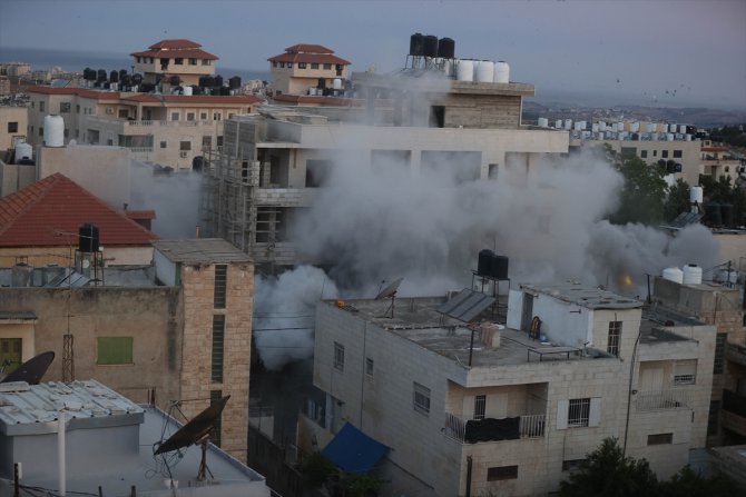 İsrail güçleri Batı Şeria'da Filistinli bir tutuklunun evini yıktı