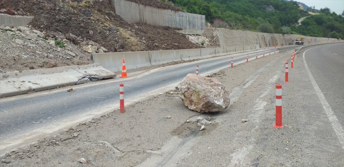 Ankara-Zonguldak yolu, Bolu kesimindeki heyelan nedeniyle tek yönlü trafiğe kapatıldı