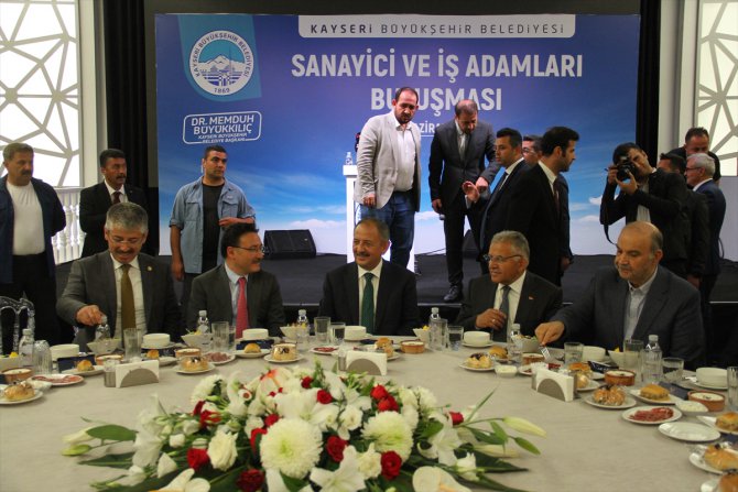Bakan Özhaseki, Kayseri'de "Sanayici ve İş Adamları Buluşması"nda konuştu: