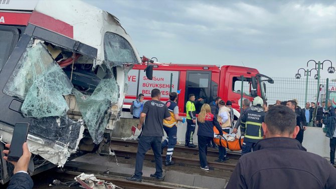 GÜNCELLEME - Samsun'da tramvayların çarpışması sonucu 14 kişi yaralandı