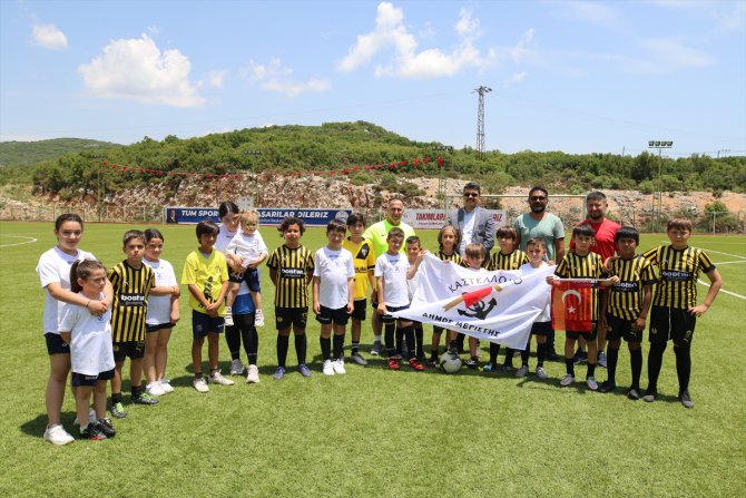 Türk ve Yunan çocuklar, Antalya'da dostluk maçında buluştu