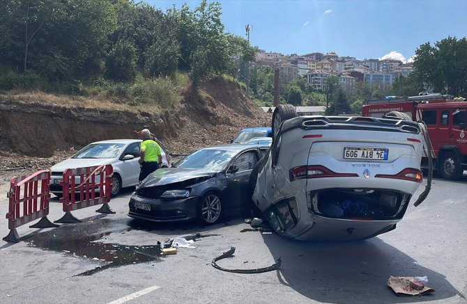 Kağıthane'de meydana gelen trafik kazasında 5 kişi yaralandı
