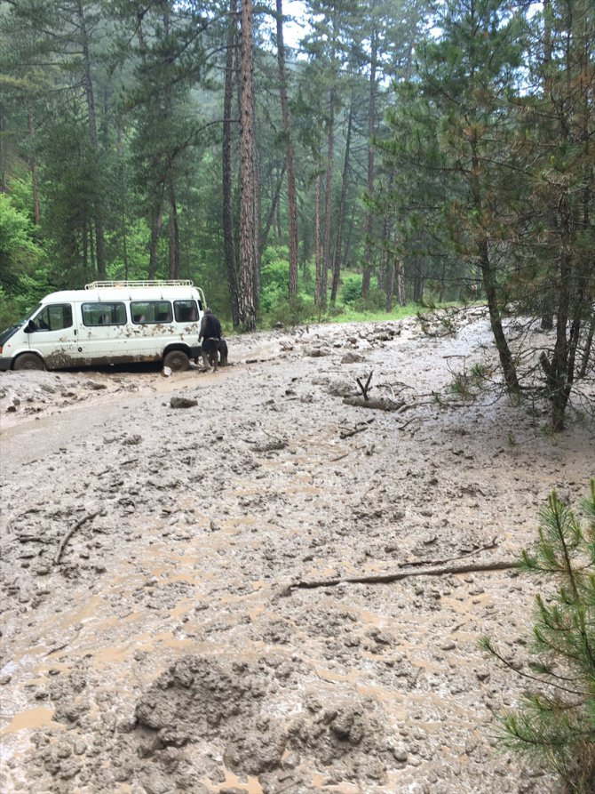 Kastamonu'nun Tosya ilçesinde yağış etkili oldu