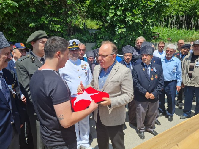 Kıbrıs gazisi memleketi Zonguldak'ta son yolculuğuna uğurlandı