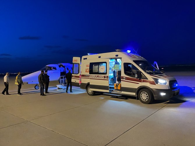 Ağrı’da düğünde başına kurşun isabet eden genç ambulans uçakla Ankara'ya gönderildi