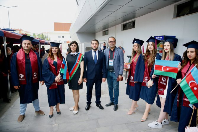 Anadolu Üniversitesi Açıköğretim Sistemi'nden mezun olanlar için tören yapıldı