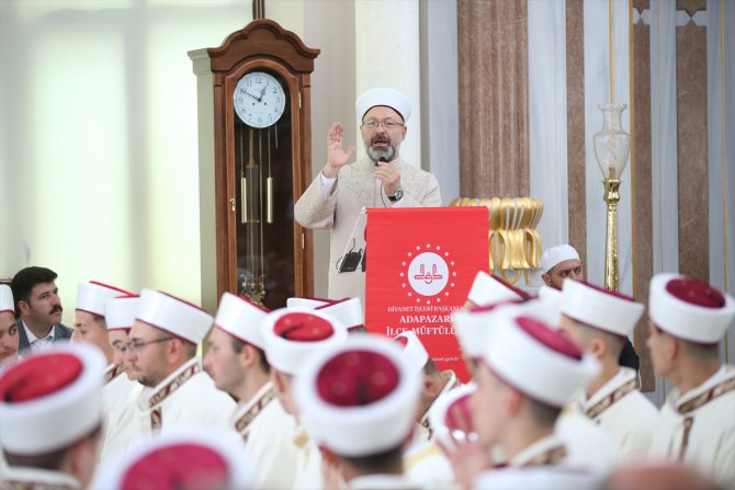 Diyanet İşleri Başkanı Erbaş, Sakarya'da hafızlık icazet programlarına katıldı