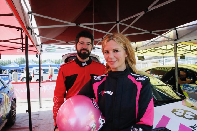 Milli rallici Burcu Çetinkaya, 5 yıl sonra döndüğü pistlerde 7. şampiyonluğun peşinde: