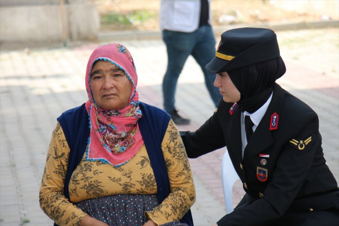 Şehit Halil Şahin'in Mersin'deki ailesine şehadet haberi verildi