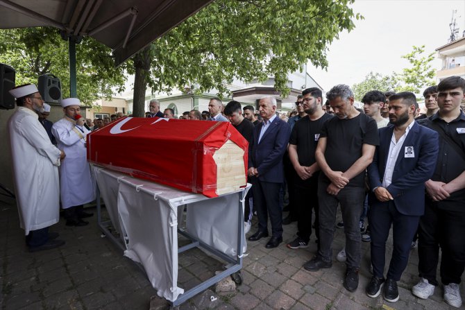 Şehit itfaiyeci Özcan Gök İstanbul'da son yolculuğuna uğurlandı