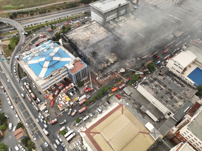 GÜNCELLEME - Başakşehir'de fabrikada çıkan yangını söndürme çalışmaları 44. saatinde
