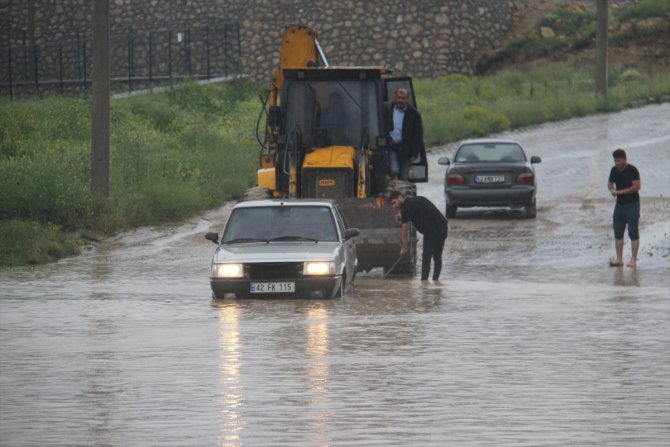 Konya'nın 3 ilçesinde sağanak nedeniyle ev, iş yeri ve tarım alanlarını su bastı