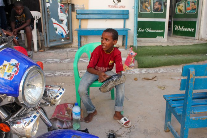 Somali başkenti çocukluğunu yaşayamayan "işçilerle" dolu
