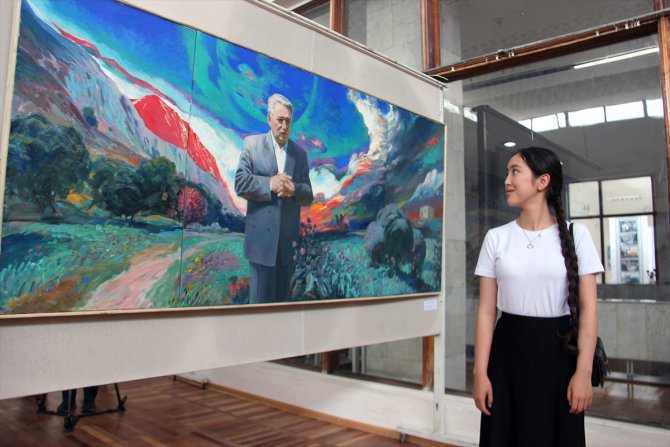 TÜRKSOY’un 30. yılı Kırgızistan'da resim ve kitap sergisi ile kutlandı