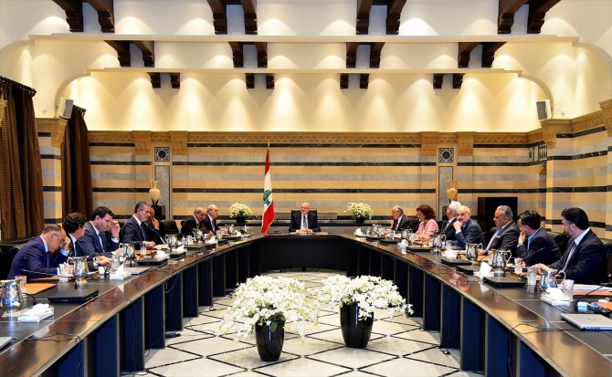 Lübnan Başbakanı, haziran ayı memur maaşlarını ödeyemeyeceklerini açıkladı