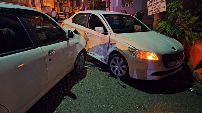 Samsun’da iki otomobilin çarpıştığı kazada 2 kişi yaralandı