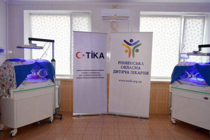 TİKA'dan Ukrayna'daki çocuk hastanesine tıbbi cihaz desteği