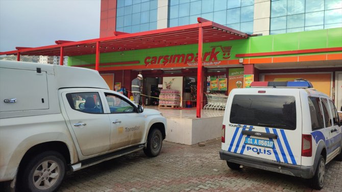 Adana'da bir kişi alışveriş merkezi damında ölü bulundu