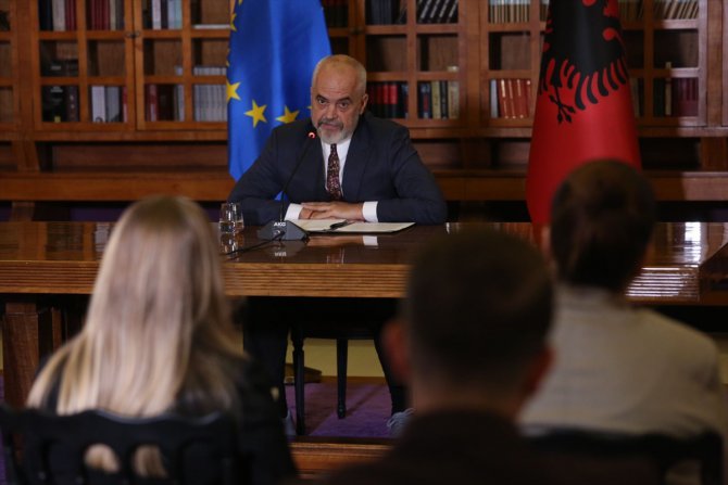 Arnavutluk Başbakanı, Kosova-Arnavutluk ortak hükümet toplantısının iptal edildiğini duyurdu