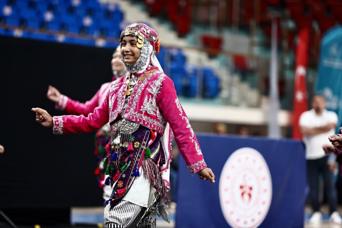 Halk Oyunları Yıldızlar Türkiye Şampiyonası Düzce'de yapılıyor