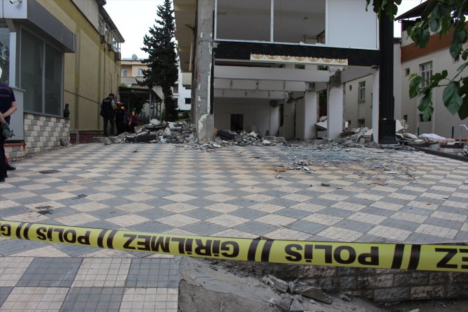 Kahramanmaraş'ta ağır hasarlı binadaki asansörün düşmesi sonucu bir kişi öldü